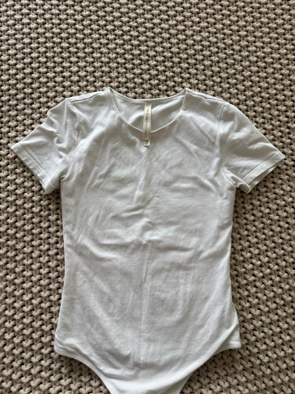 Aritzia Babaton White Short Sleeve Scoop Neck Bodysuit, Never Worn